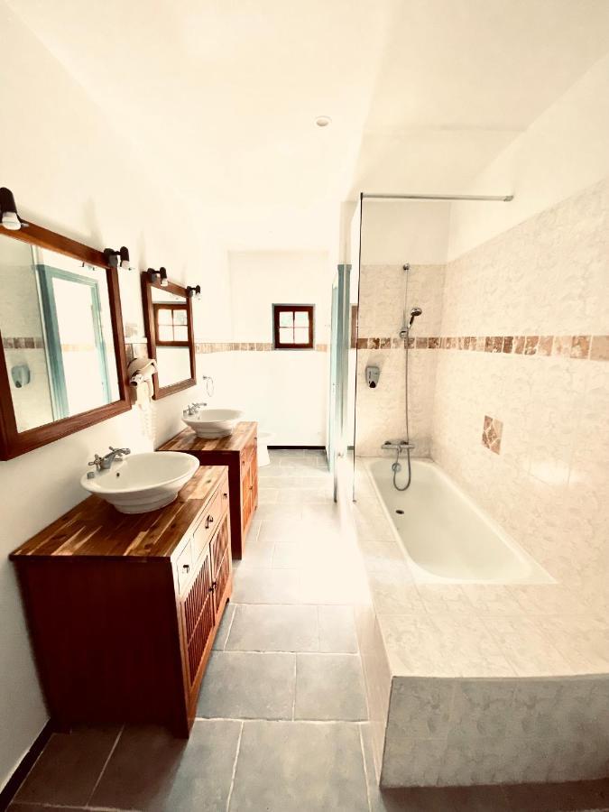 Chateau De Fontager Serves-sur-Rhone Ngoại thất bức ảnh