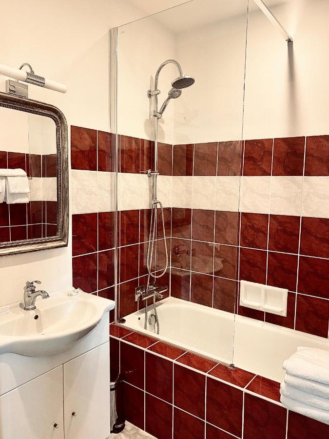 Chateau De Fontager Serves-sur-Rhone Ngoại thất bức ảnh